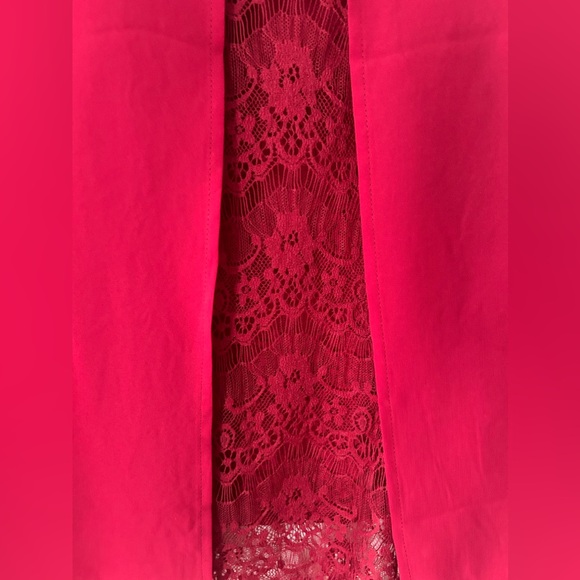 NWT Mine Red Burgundy Long Sleeve Laced Back Top Blouse. Size Medium - Picture 7 of 10